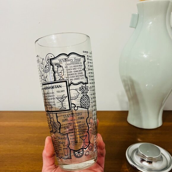 Vintage 1960s Irvinware XL Cocktail Shaker with Drink Recipes and Chrome Lid - Picture 6 of 10